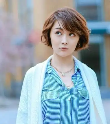 女学生发型女短发,适合小学生的短发型女(尽情演绎属于自己的清纯美好