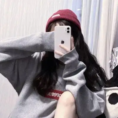 戴帽子挡脸女头