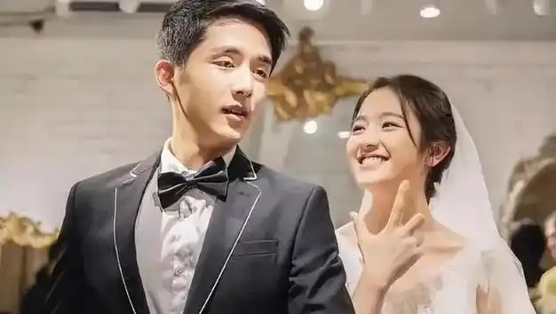 李兰迪回应张新成丑闻又恶评cp画面滤镜坏掉了尴尬