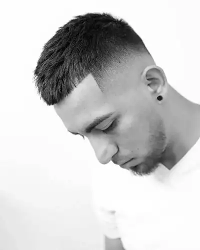 发型欣赏流行三面光潮男发型