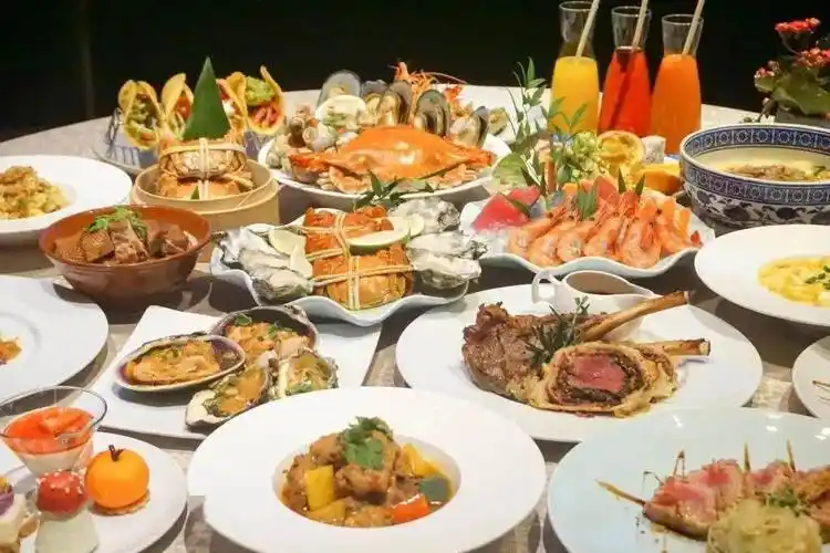 大闸蟹自助晚餐每日甄选优质食材用高超料理工艺为您呈上一席丰盛飨宴