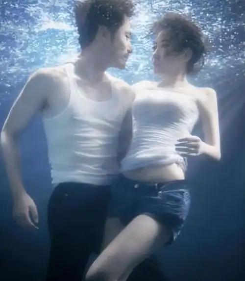 爱情是死穴,女儿"毁"掉好口碑,闫妮:不慌不忙地坚强