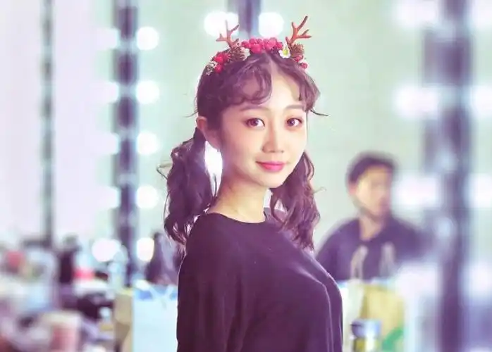 继"相亲狂魔"张小斐后,《欢乐喜剧人》又火了一个美女喜剧演员|陈嘉男