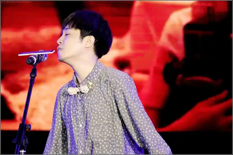 谁有吴青峰的高清壁纸