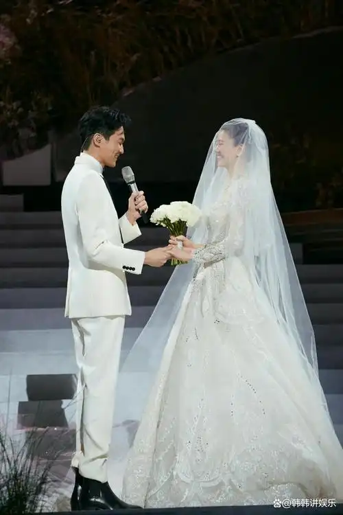 9月30日,《披荆斩棘》比赛现场,张云龙,张智霖,mike,范世琦深情演绎了