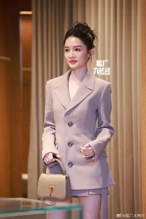 李沁纯色西装套装##李沁西装裙