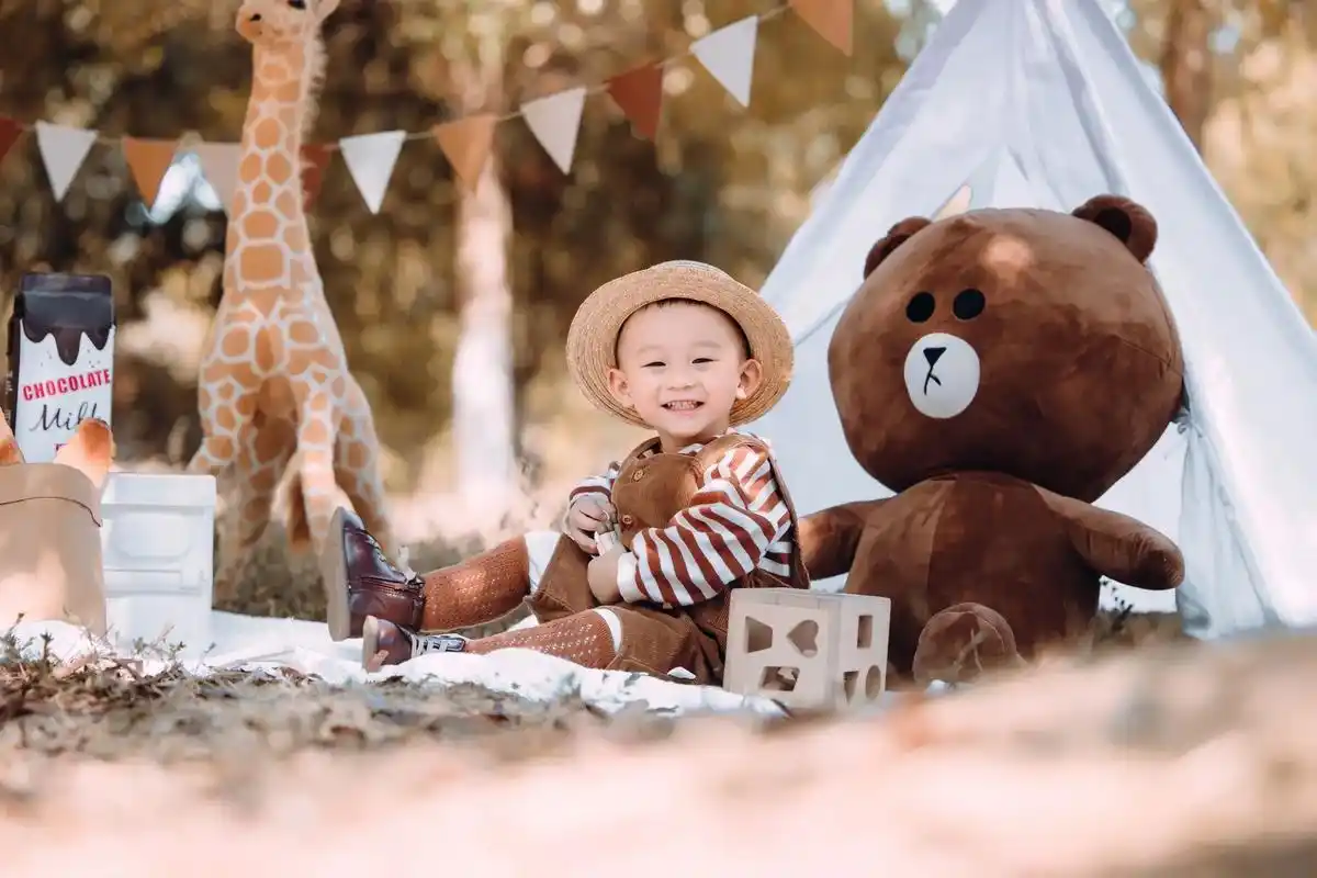 可爱萌萌哒.#儿童摄影 #外景拍摄 #客片分享 #一起来拍秋 - 抖音