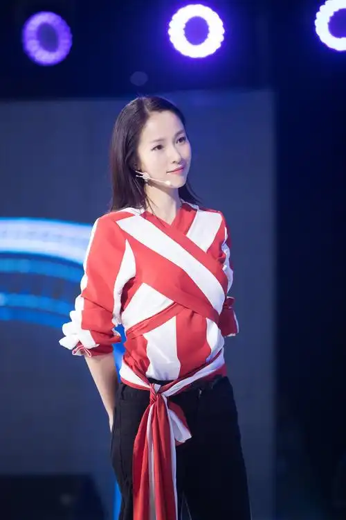 《机智过人》小冰作诗 江一燕撒贝宁感动哽咽