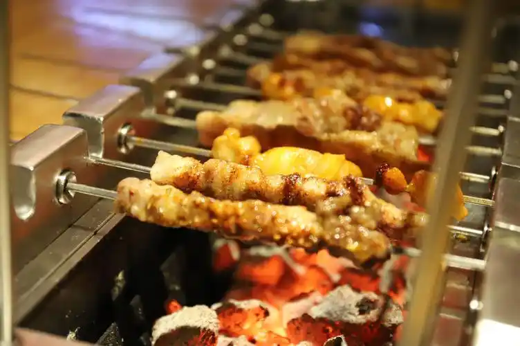 你听!那油滋滋着响的烤肉声---火匠烤串