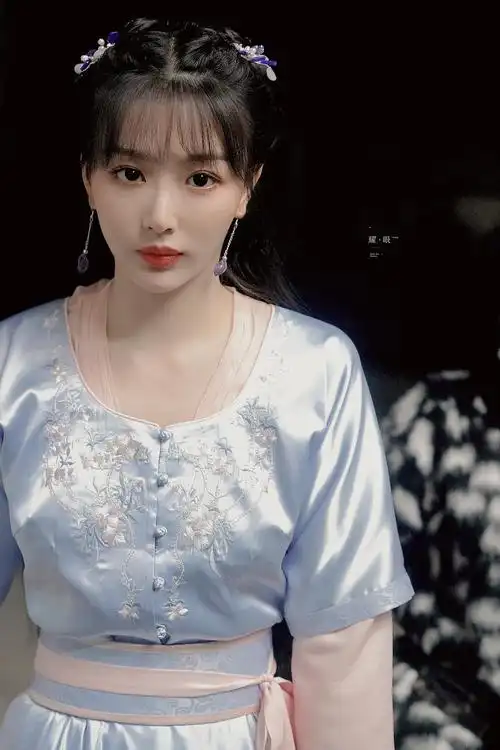 孔雪儿古装孔雪儿司妍孔雪儿潇洒佳人淡淡妆孔雪儿甩头孔雪儿直拍孔