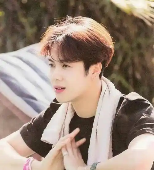 宋雨琦王嘉尔恋爱_黄旭熙_网友_年龄