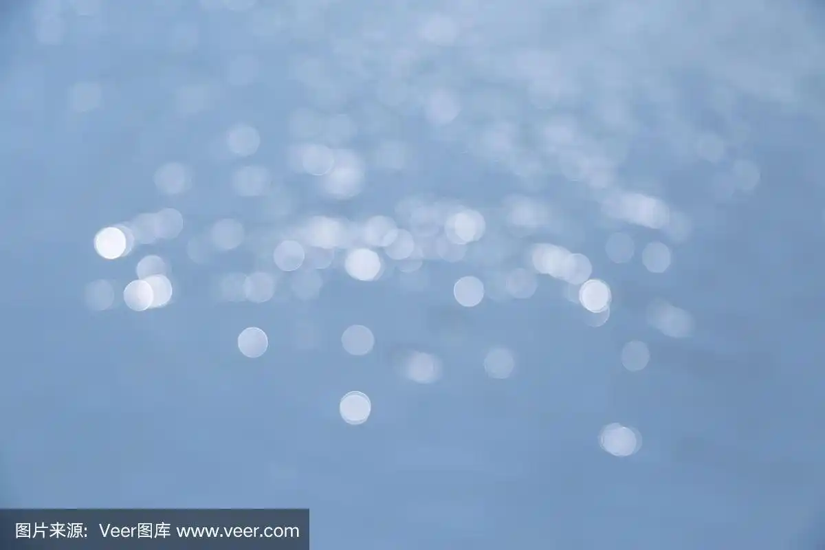 浅蓝色的纯净水