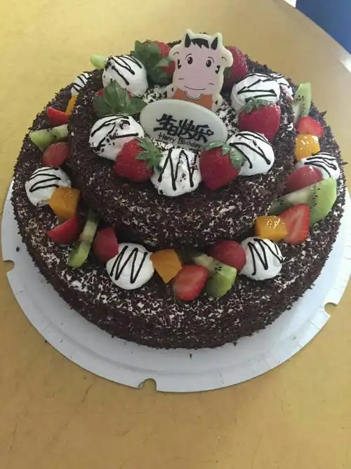 儿子今天生日蛋糕!我们早早为他准备生日蛋糕啦!