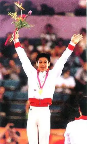 组图:体操王子李宁与妻子的低调幸福