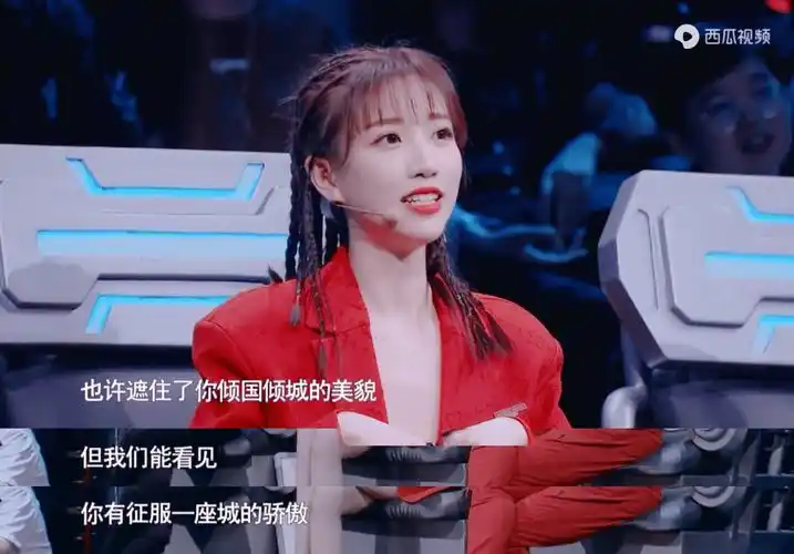 蒙面唱将猜评团张纯烨背景 为何节目如此偏爱她