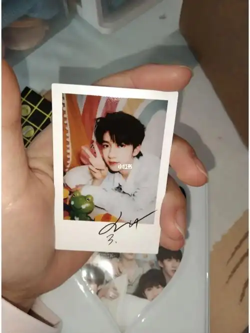 出时代少年团贺峻霖拍立得,全新无暇100包.