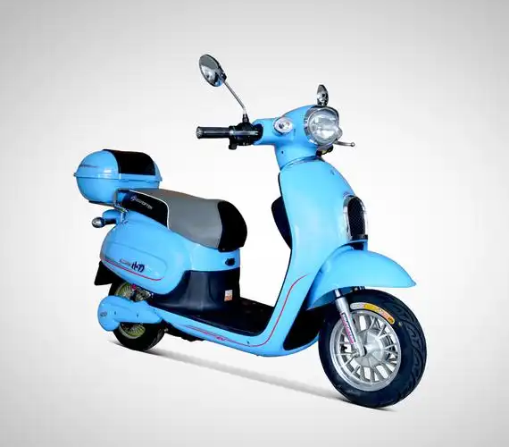 小刀电动车图片