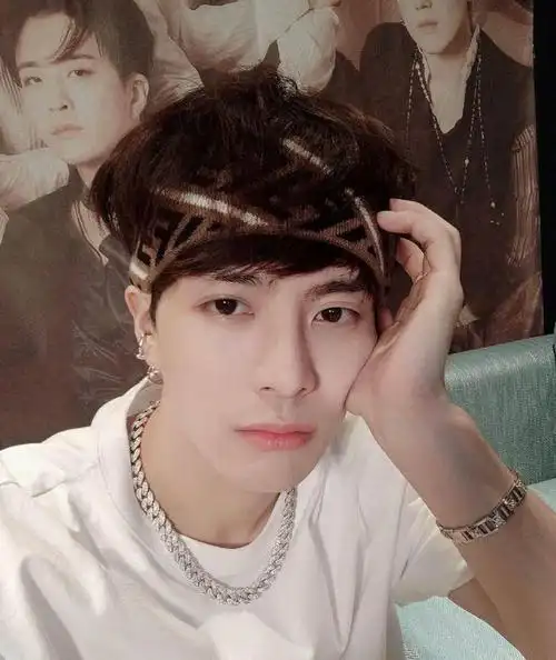 不够时尚王嘉尔张新成宋威龙三招让你穿出与众不同时尚品味