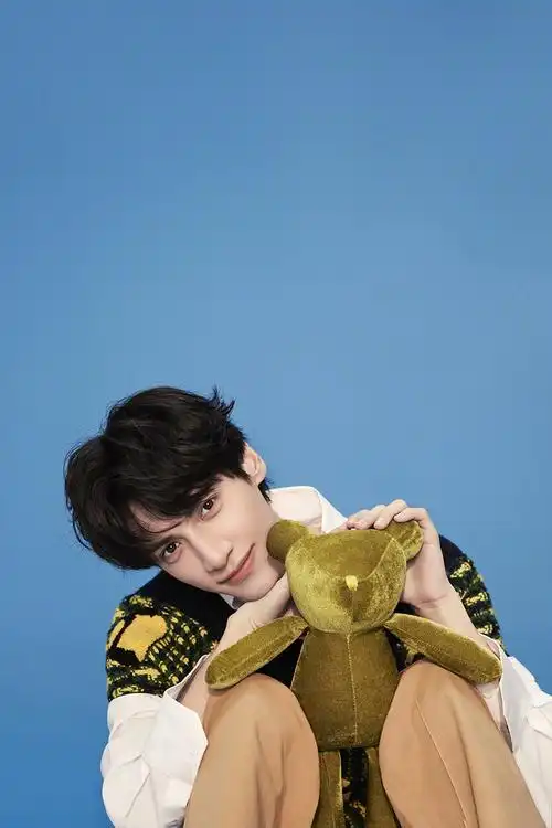 这造型太可了31岁罗云熙穿针织衫可甜可盐笑容温暖秒变小鲜肉