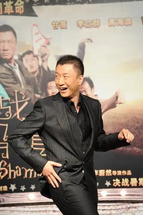 孙红雷移民传闻背后:明星人设与公众期待