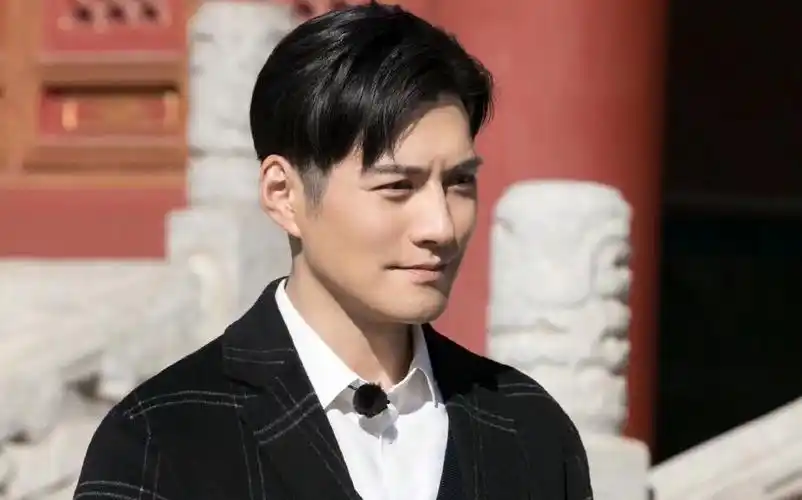 严屹宽"猴言猴语"惹热议,网友:帅就能乱说?_杜若溪_夫妻_反应