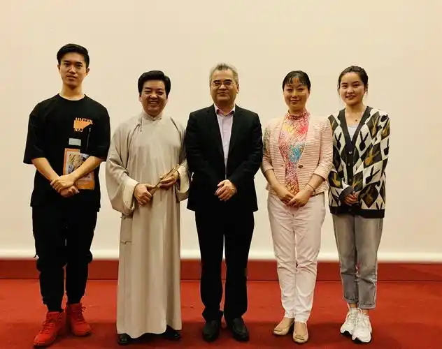 领略苏州评弹之美传承中华优秀文化著名评弹表演艺术家盛小云做客敬文