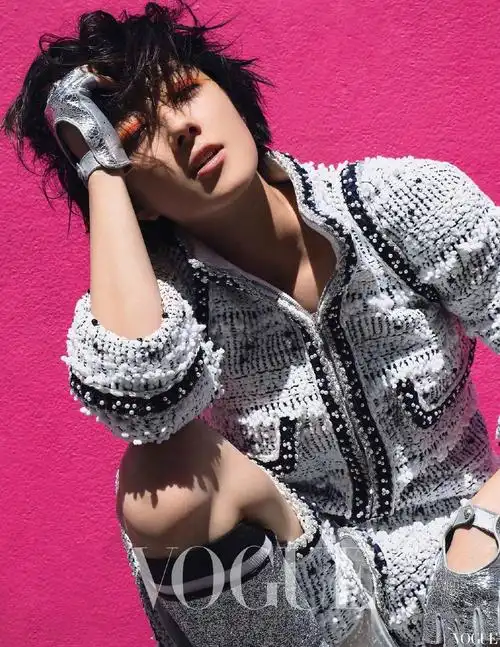 桂纶镁冷艳酷美写真图片