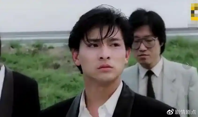 年轻时候的刘德华可是标准的帅哥一枚.