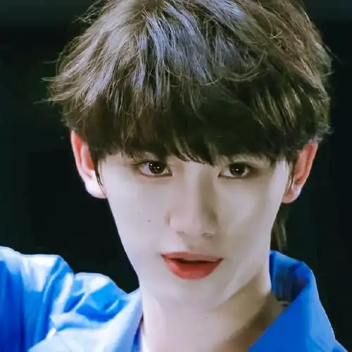 74丁程鑫|#丁程鑫参加演员请就位#这个嘟嘟嘴和打板都好可爱噢03