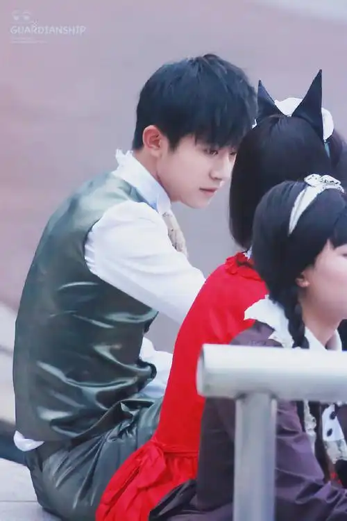 易烊千玺 #tfboys 电视剧我们的少年时代拍摄花絮 高清 帅气 小王子