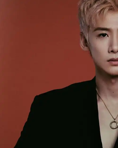 白敬亭的痣好带感##白敬亭喉结痣好欲