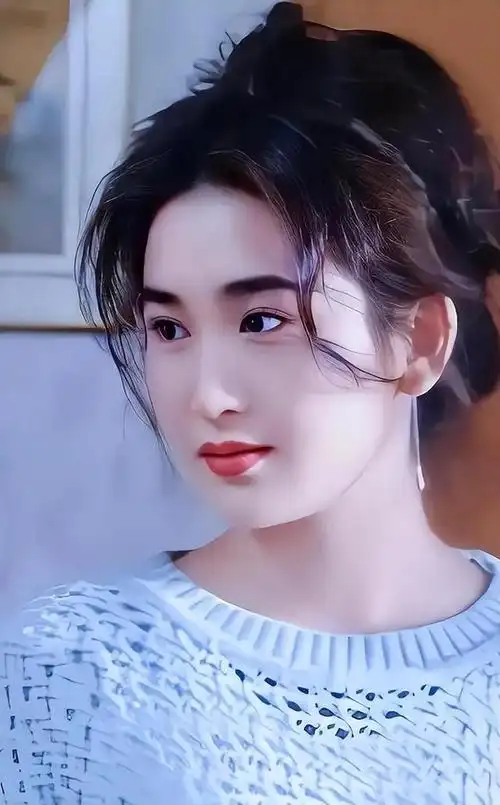 演员温碧霞:17岁为艺术献身,嫁给富豪老公后,为何至今未孕?