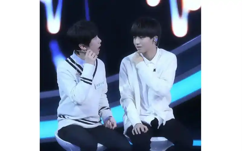 虎视眈眈〕凯千