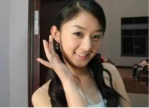 赵丽颖早年照片没藏住真实颜值 真容青涩,最后一张很多人没看过