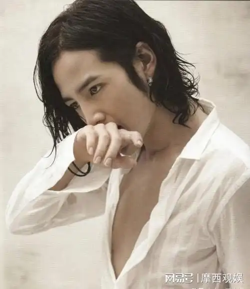 9位留长发也很帅的韩国男演员 谁的视觉效果最亮眼