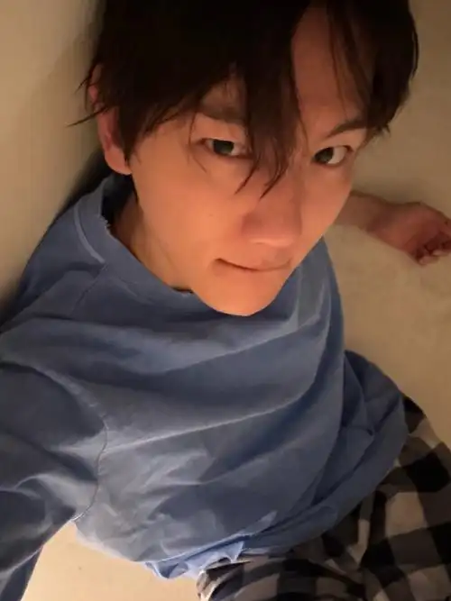 边伯贤超话#边伯贤泡泡#漂亮的边伯贤泡泡自拍图请看,多看爱看06