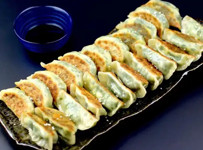 煎饺子不要直接下油锅,多加此一步,饺子更香更好吃|饺子|煎饺|皮酥