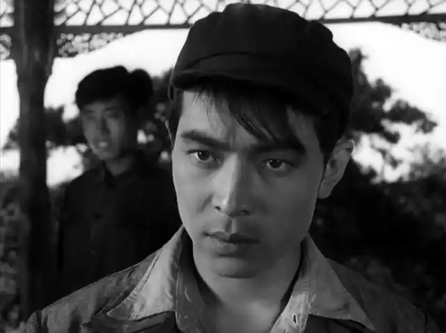 60年代当红男星如王心刚般帅气赵丹般会演戏却过早离世惹