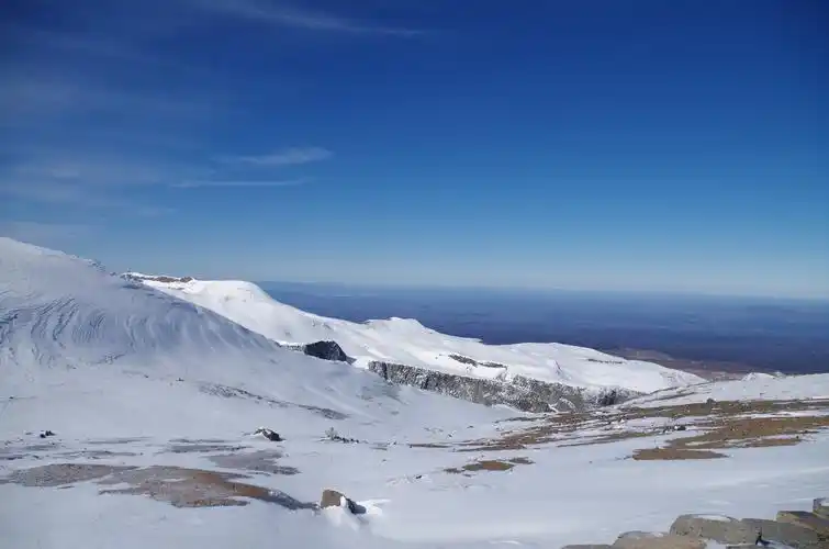 雪山关外云雾之巅三江之源奇山峻岭拥抱美丽的长白山