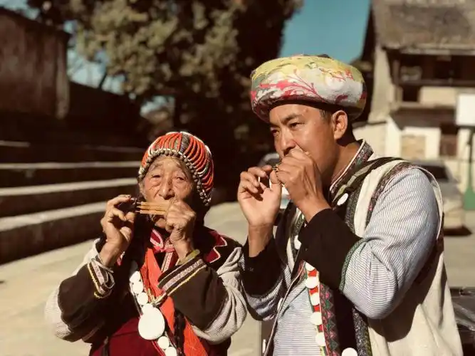 非遗项目,传统文化(传统民居,特色美食,传统手工技艺,节庆娱乐),怒族