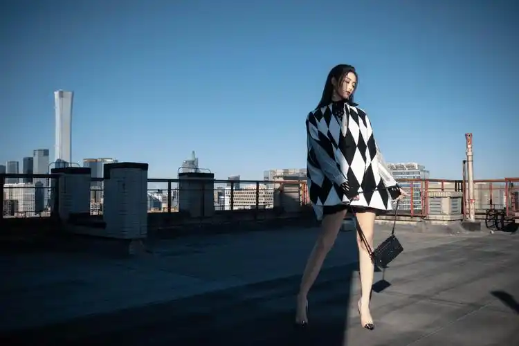 徐艺洋化身安娜公主惊喜空降迪士尼 出席品牌活动气场十足-kmedia全新