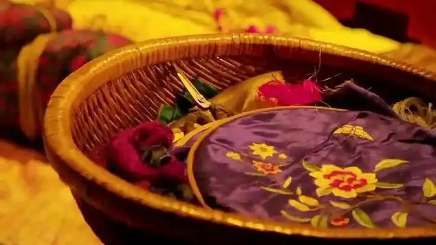 智取威虎山:马青莲整天被座山雕虐待,真是太惨了_网易视频