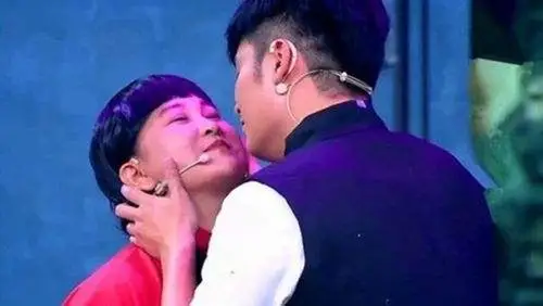 原创贾玲沈腾多次亲密拥抱为何从没人想歪原因就在沈腾说的这句话