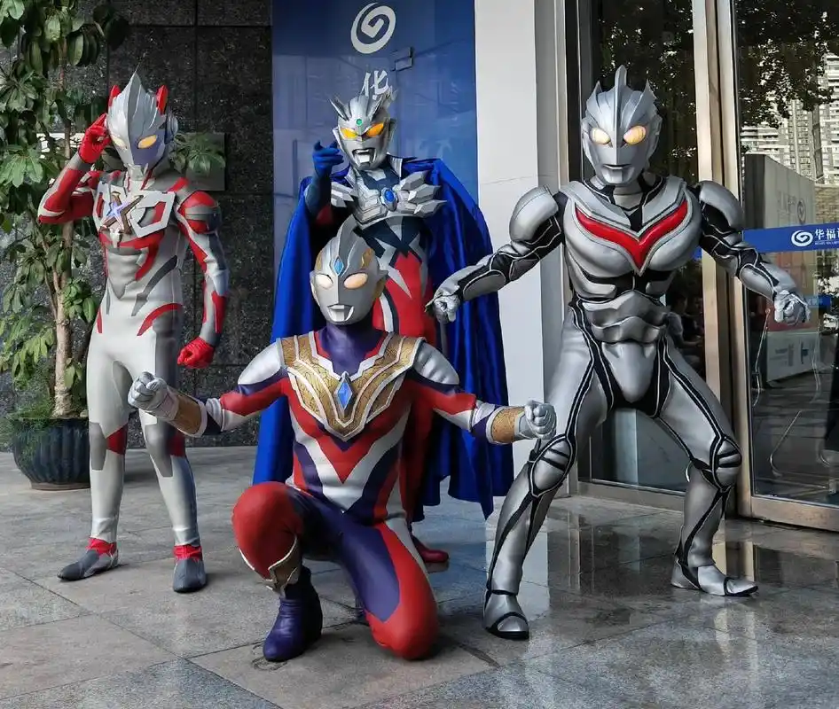 78.奥特合影!#雷欧奥特曼 #迪 - 抖音