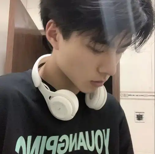 让女生心动的男生头像遇到就珍惜喜欢就收藏