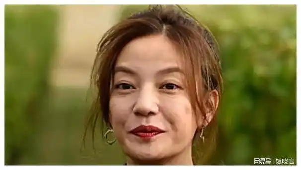 著名导演爆料赵薇疑似没事了脸不再打马赛克作品也上线了
