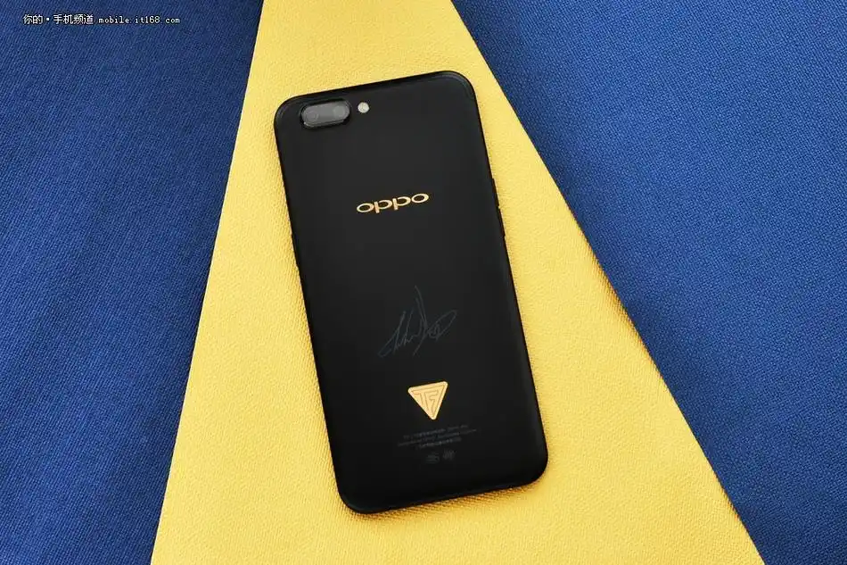 易烊千玺粉丝专属 oppo r11 tfboys限量版图赏