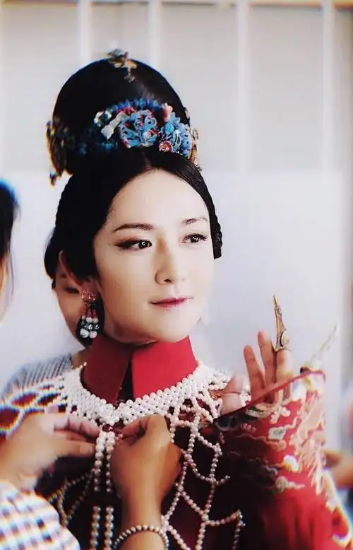 谢娜神还原延禧攻略高贵妃分外想念单纯的宁馨儿