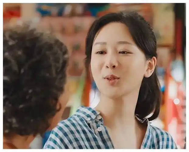 杨紫票房突破80亿网友狂批再也不看贾玲电影了