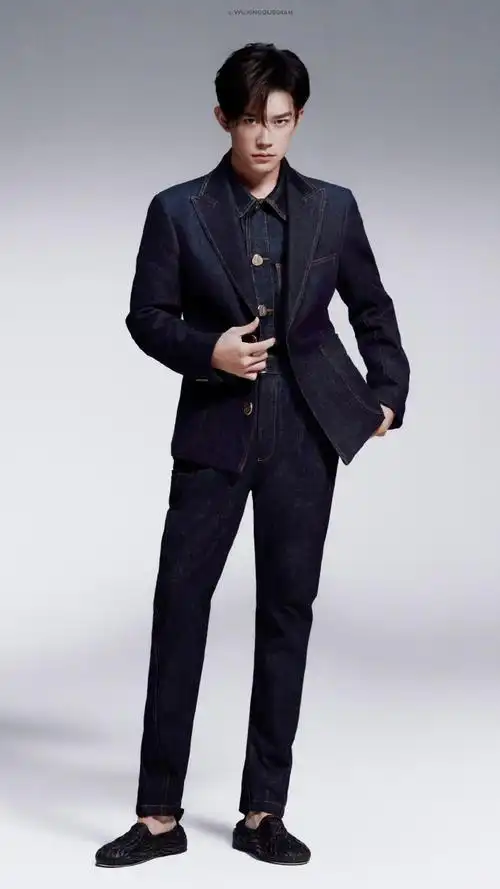 emporio armani全球代言人易烊千玺##易烊千玺多元风格造型